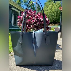 SOLD *** Coach Market Tote in Dark Green w/ Pebble Leather & Gunmetal Hardware